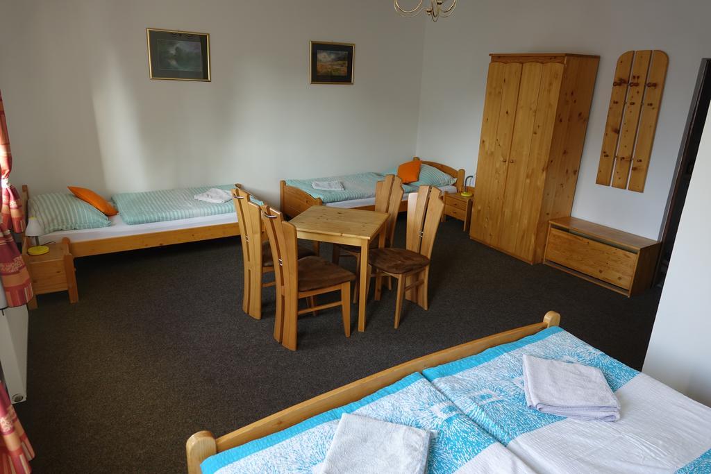 Penzion U Studanky Karlovy Vary Dış mekan fotoğraf